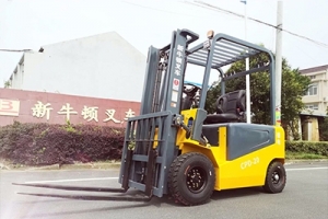 如何給長時間不用的3噸電動叉車充電？